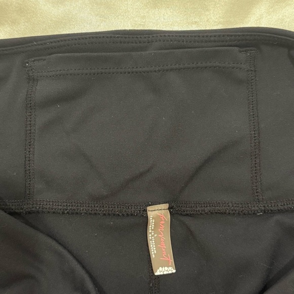 Free People Movement Hearts Aflutter Leggings Ruffle Seam Black Large High Rise - Picture 10 of 14